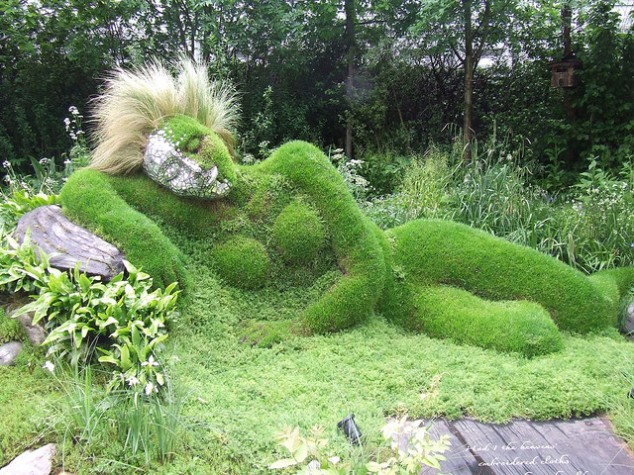 Most Amazing Grass Sculptures (10)