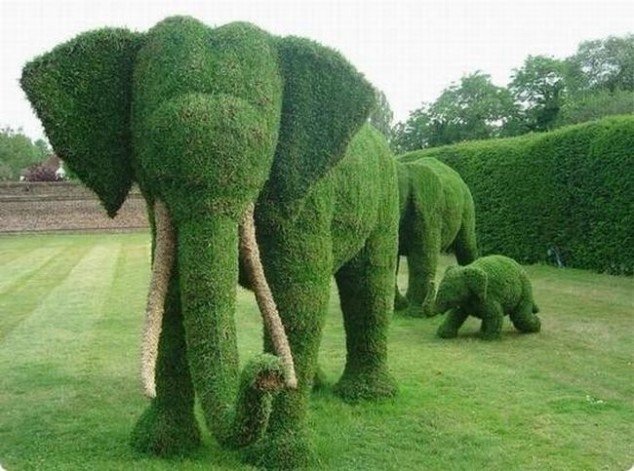 Most Amazing Grass Sculptures (11)