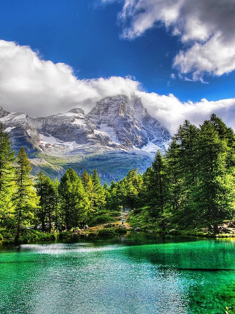 Blue-Lake-Cervinia-Valle-dAosta-Italy