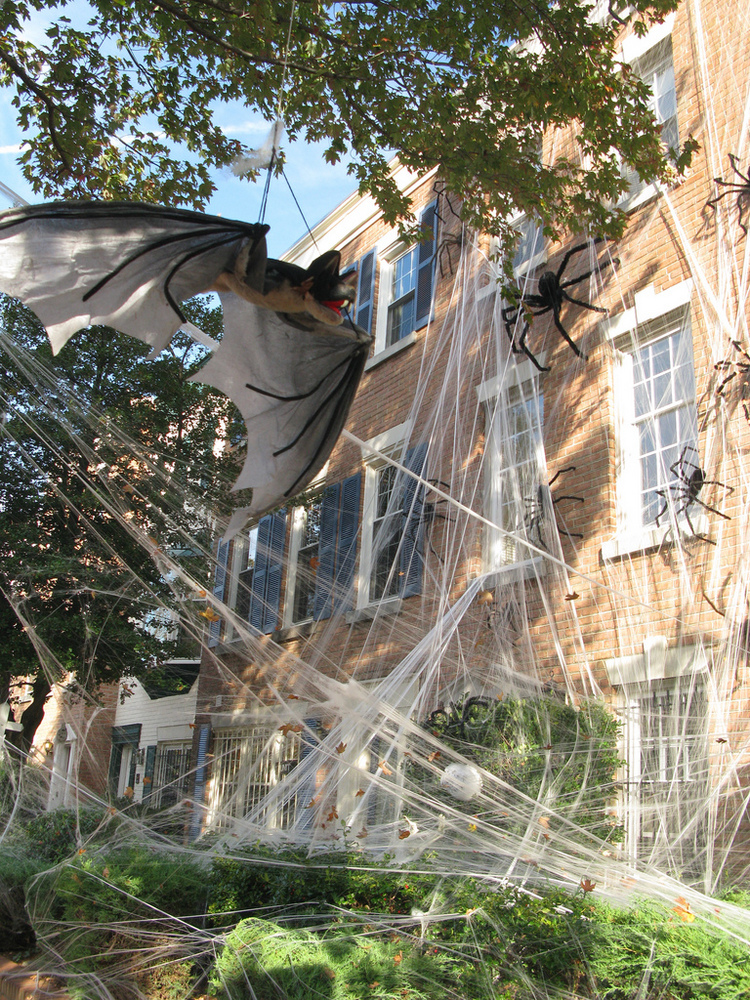 outdoor spider halloween decorations