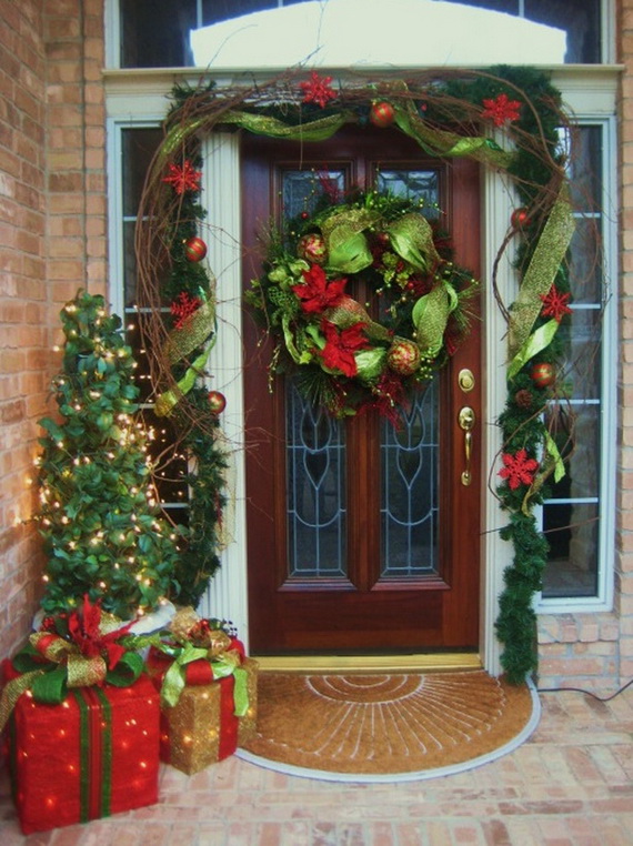 31 Creative Front Door Christmas Decorations - Top Dreamer