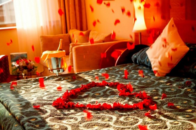 Featured image of post Romantic Bedroom Valentines Day Room Decoration Ideas