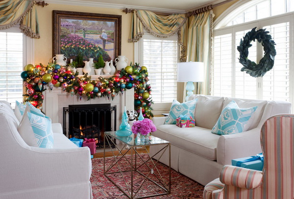 Home-Design-Ideas-with-Christmas-Garland-and-Wreaths