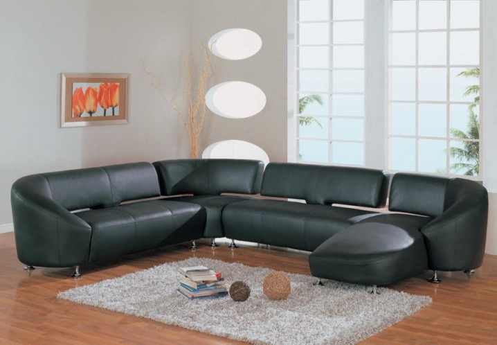 Modern-Black-Leather-Sectional-Sofa-With-Contemporary-Look-Match-Hardwood-Flooring-Living-Room