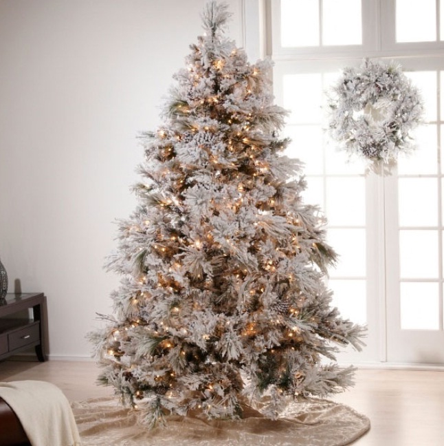 White-Christmas-Trees-Decorating-Pictures
