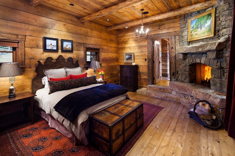 Cozy Rustic Warm Bedroom Decor