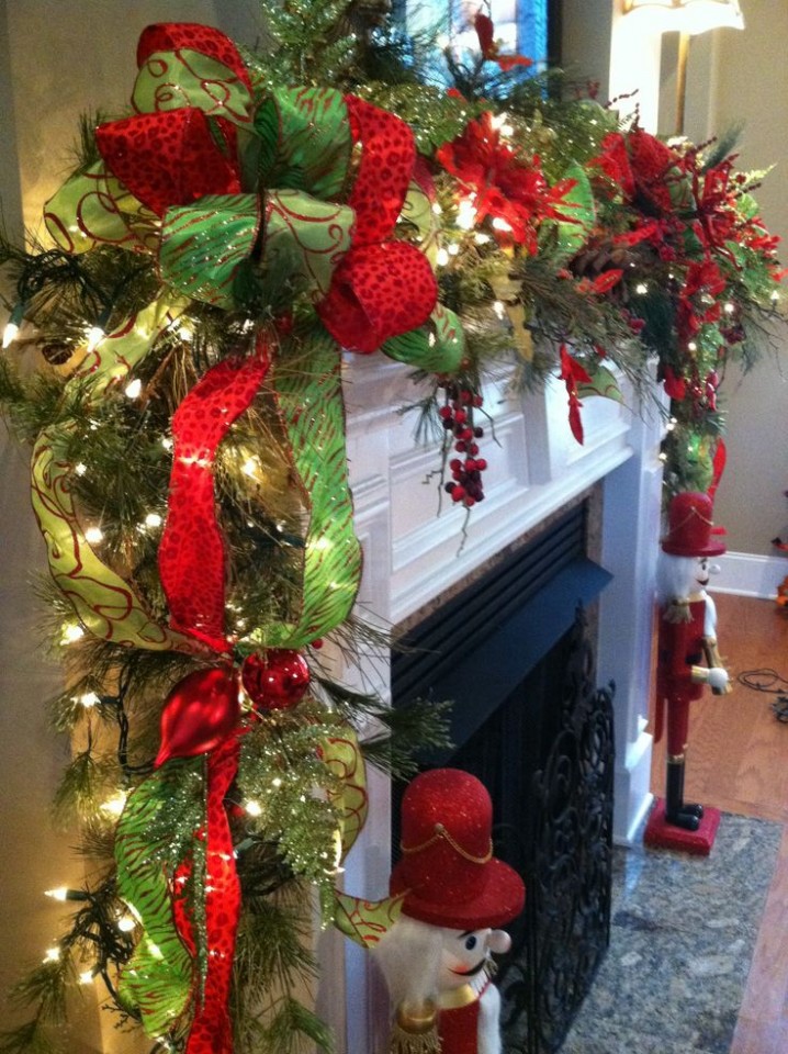 Fireplace-Christmas-garland-3-with-red-ribbons