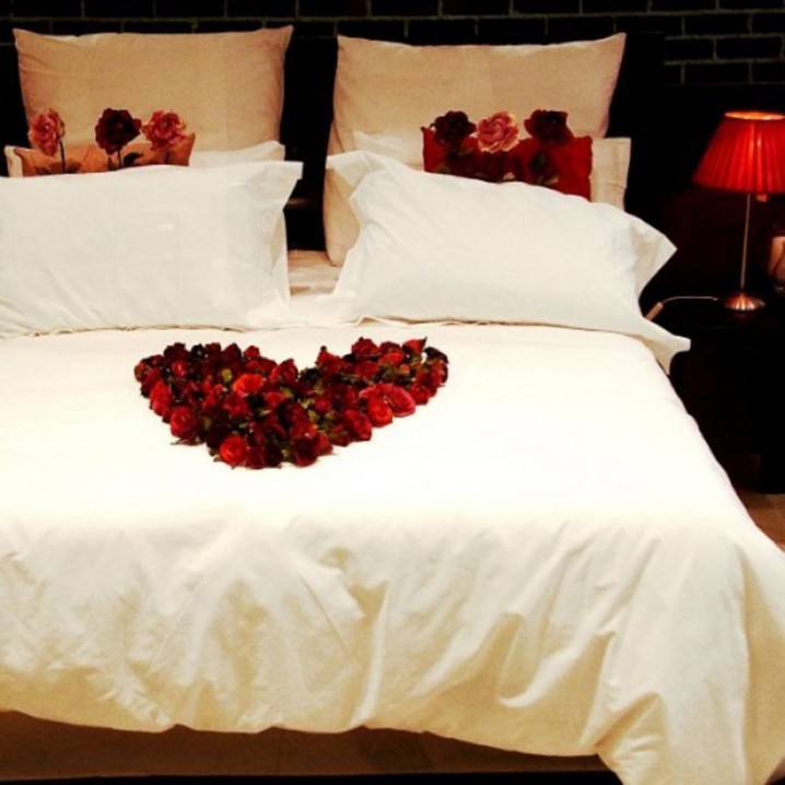 Beautiful-Bedroom-Decorating-Ideas-For-Valentine’s-Day-600x600