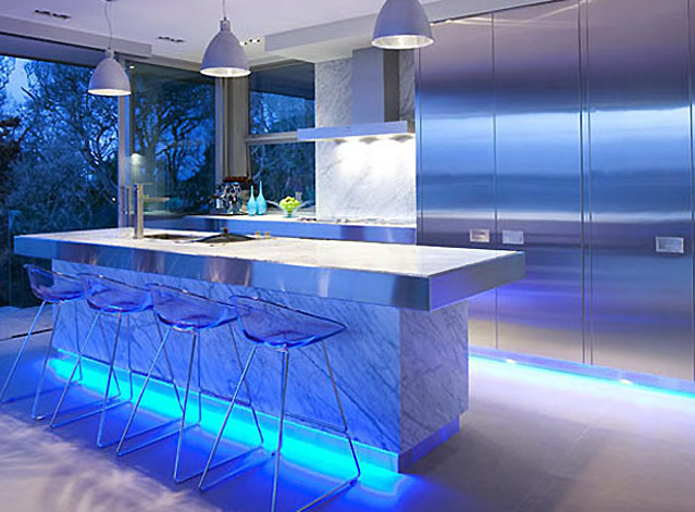 LED-faucet-lights-beautify