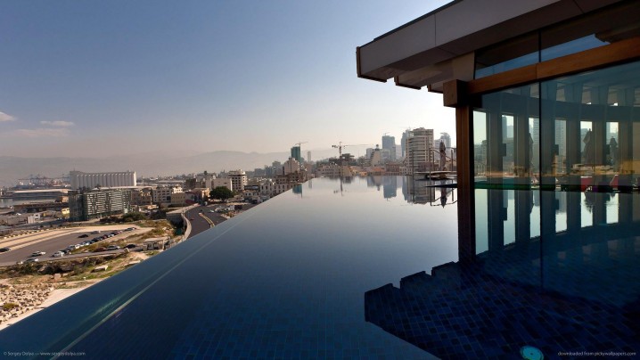 infinity_pool_on_a_beirut_roof