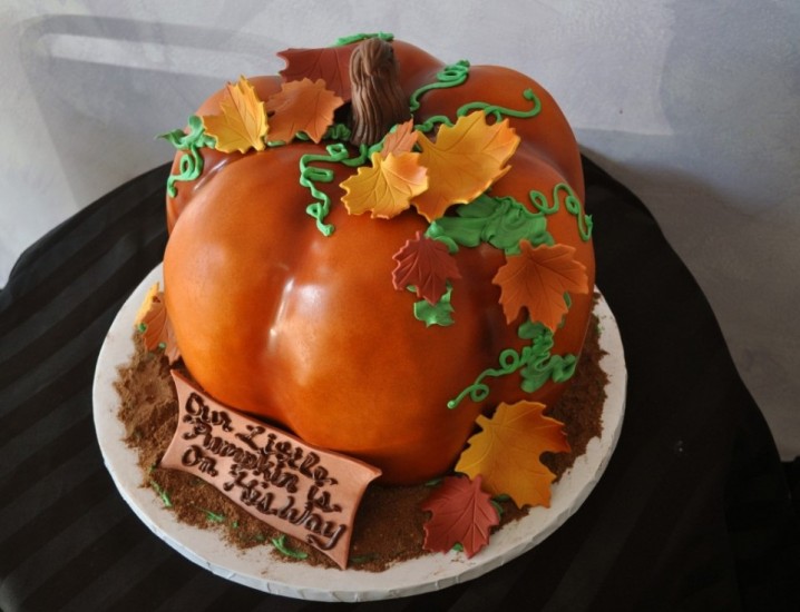 Pumpkin Shaped Baby Shower Fall Cake