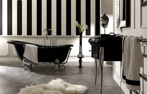 black-and-white-striped-bathroom-wall-decor