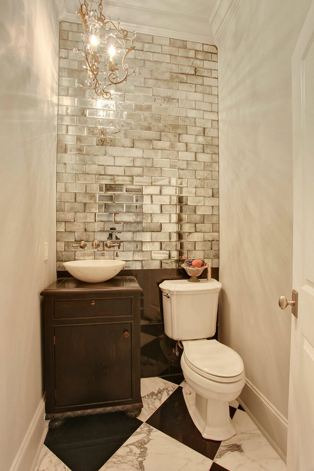 decorated-small-bathroom