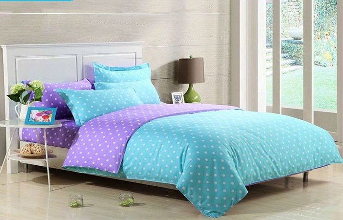 elegant-purple-and-aqua-dotted-bedding-set