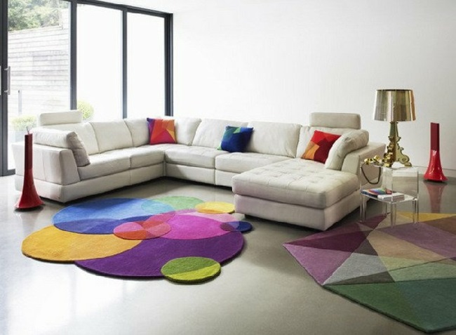 fashionable-colorful-rug-interior