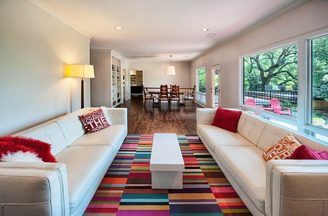 living-room-colorful-carpet-interior