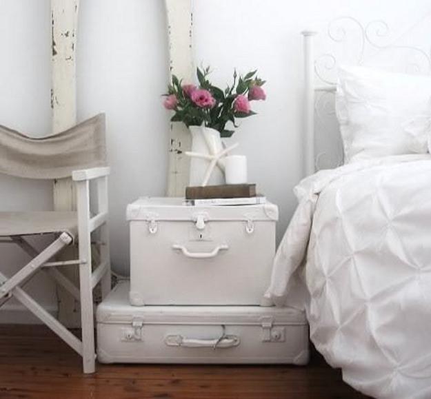 shabby-chic-ideas-with-suitcase