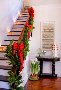 Magical Christmas Staircase Decorations That You Have To See - Top Dreamer