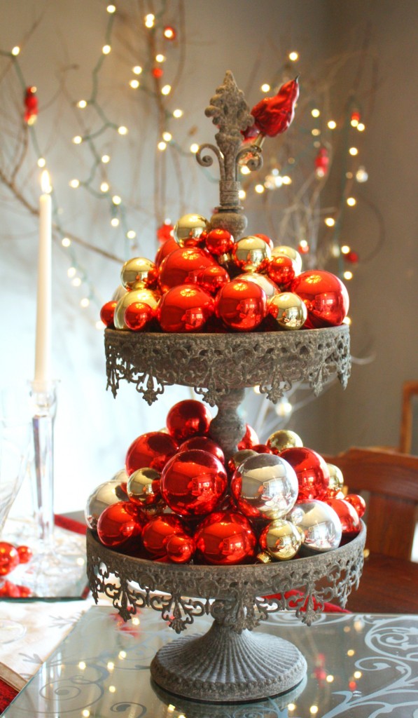 Quick Christmas Table Decorations That You Can Easily DIY - Top Dreamer