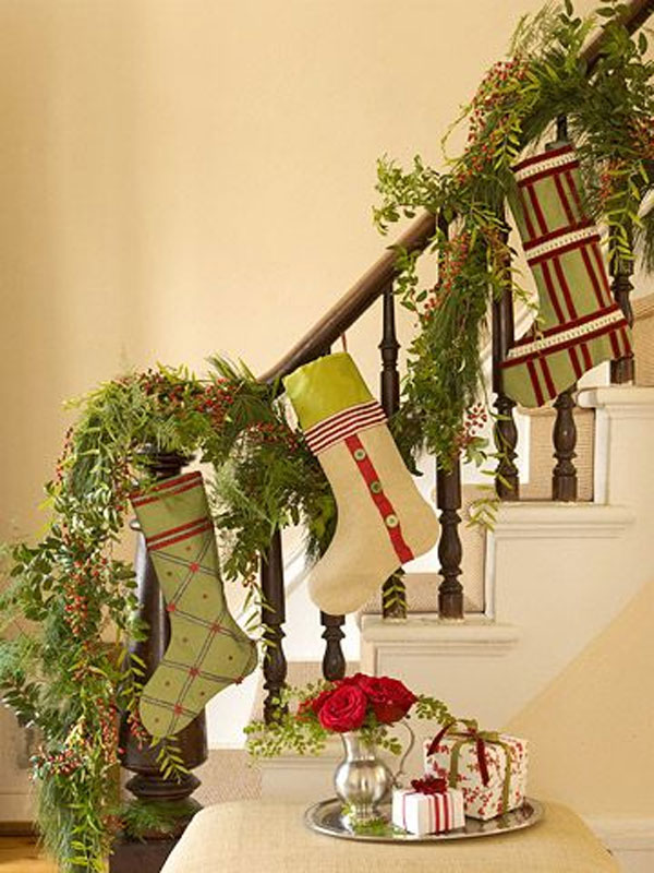 christmas_staircase_decorations_photos_14