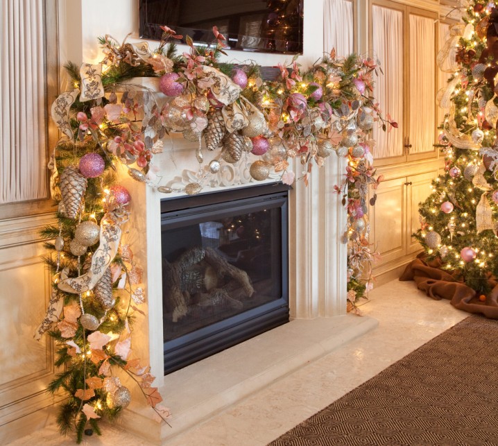 feminine-Christmas-decorations-around-the-fireplace