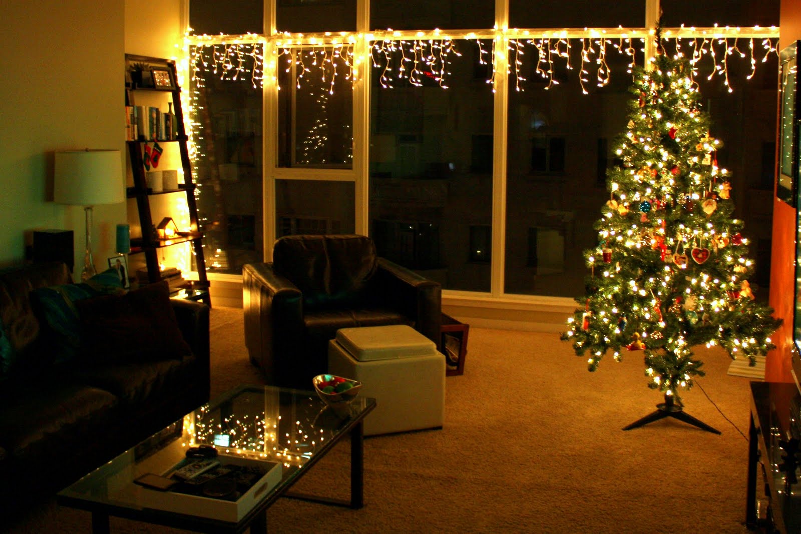 decorating living room with christmas lights