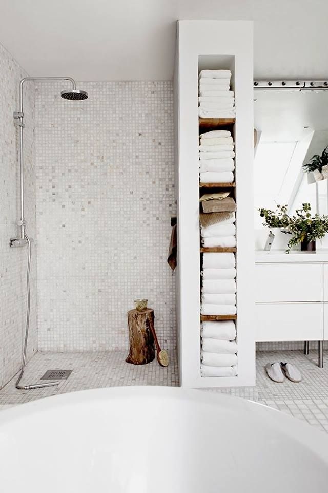 14-White-shower-room