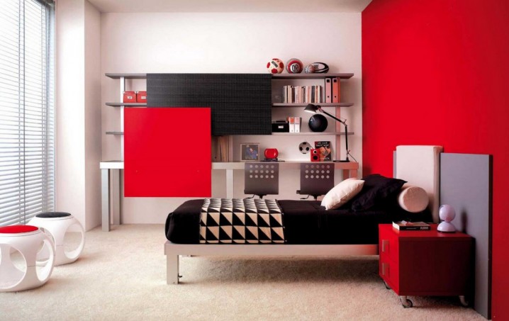 Red-and-Black-Wall-Painting5