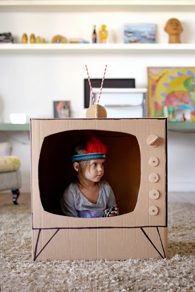 diy tv out of carboard box