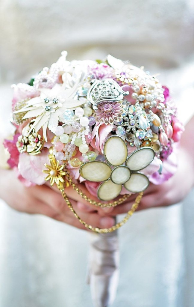 wedding brooch bouquet