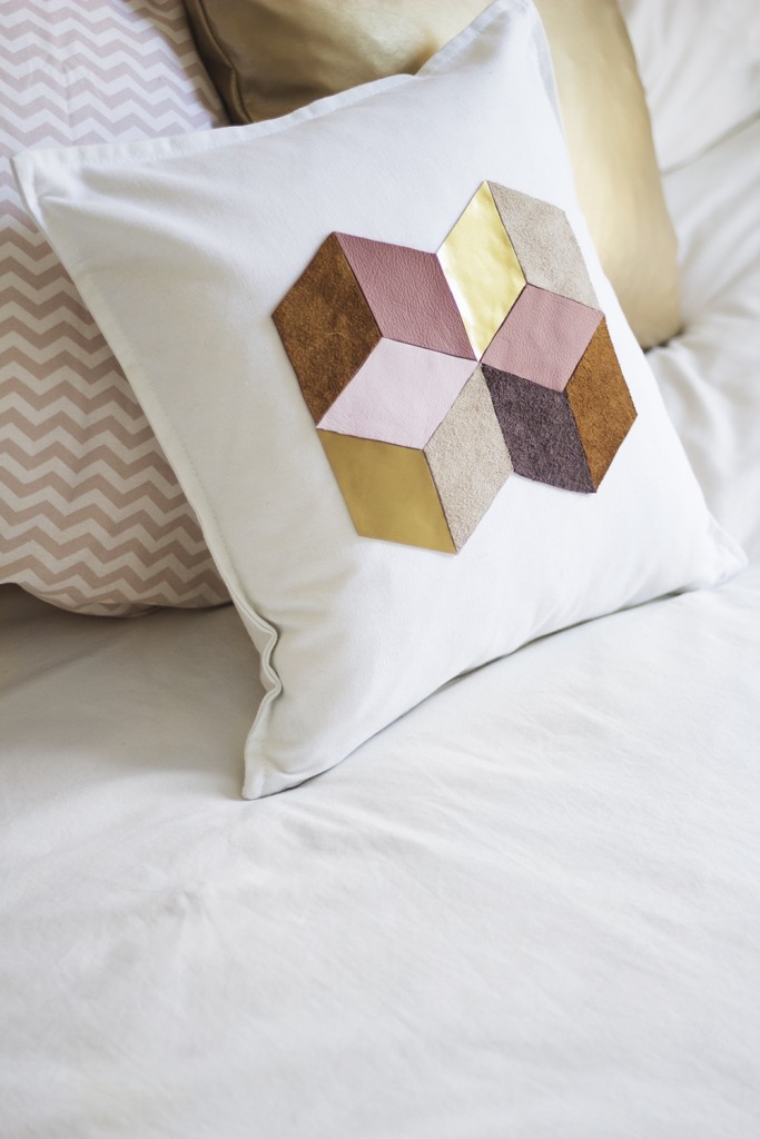 DIY-geometric-cushion-3
