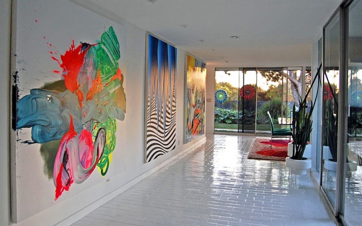 Indoor-Graffiti-Art-for-Contemporary-House-Design