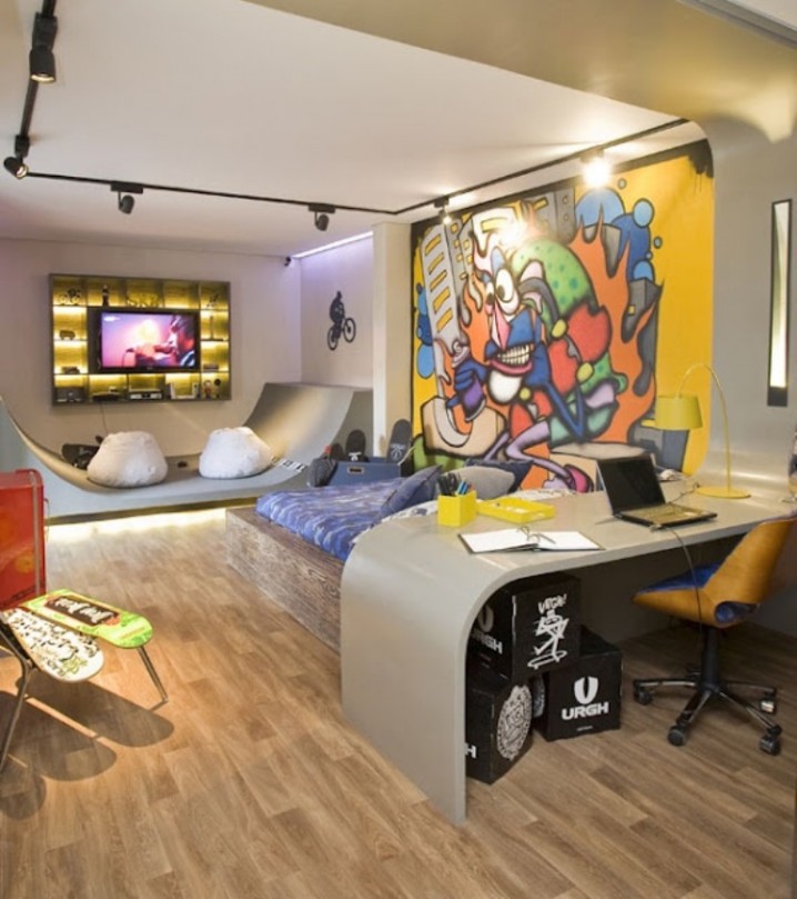 Teen-Bedroom-Ideas-with-Unique-Indoor-Graffiti-Wall-Art-and-Edgy-Computer-Desk