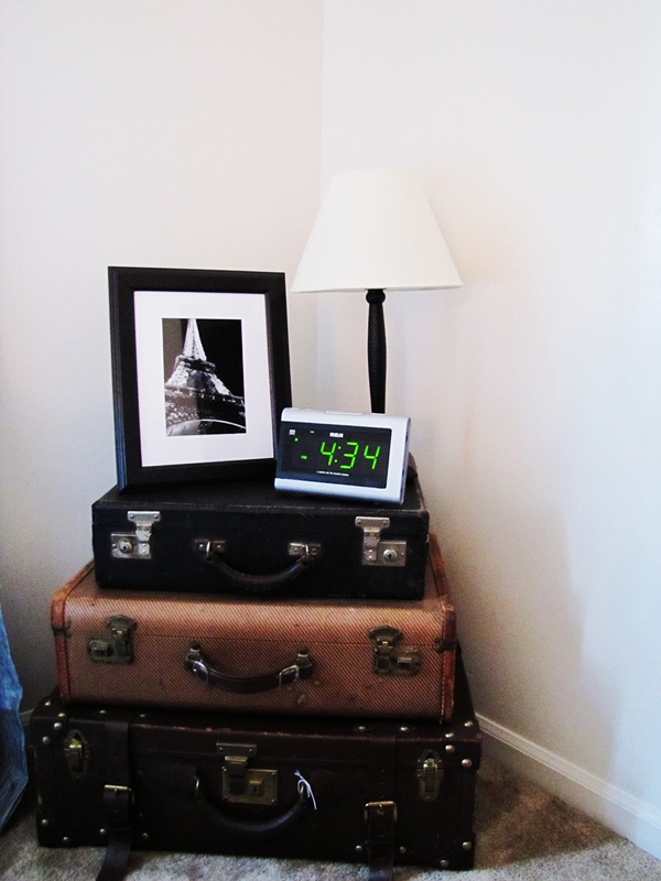 Vintage-Suitcase-Turned-Nightstand