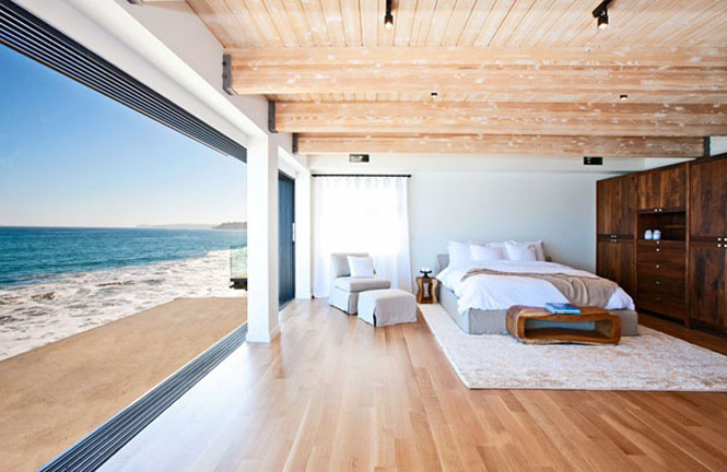beachfront-bedroom