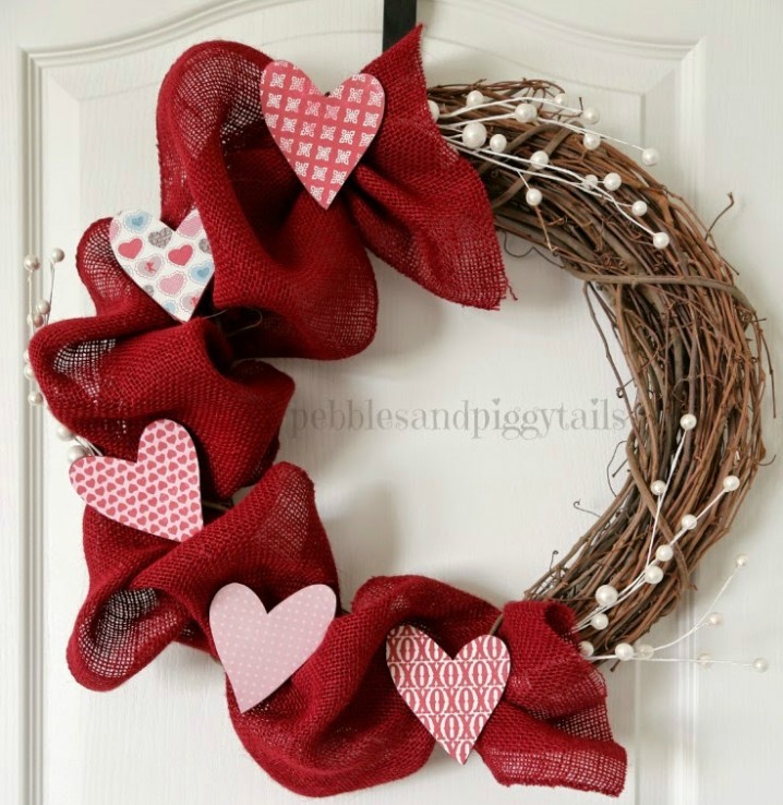 burlap-valentine-wreath