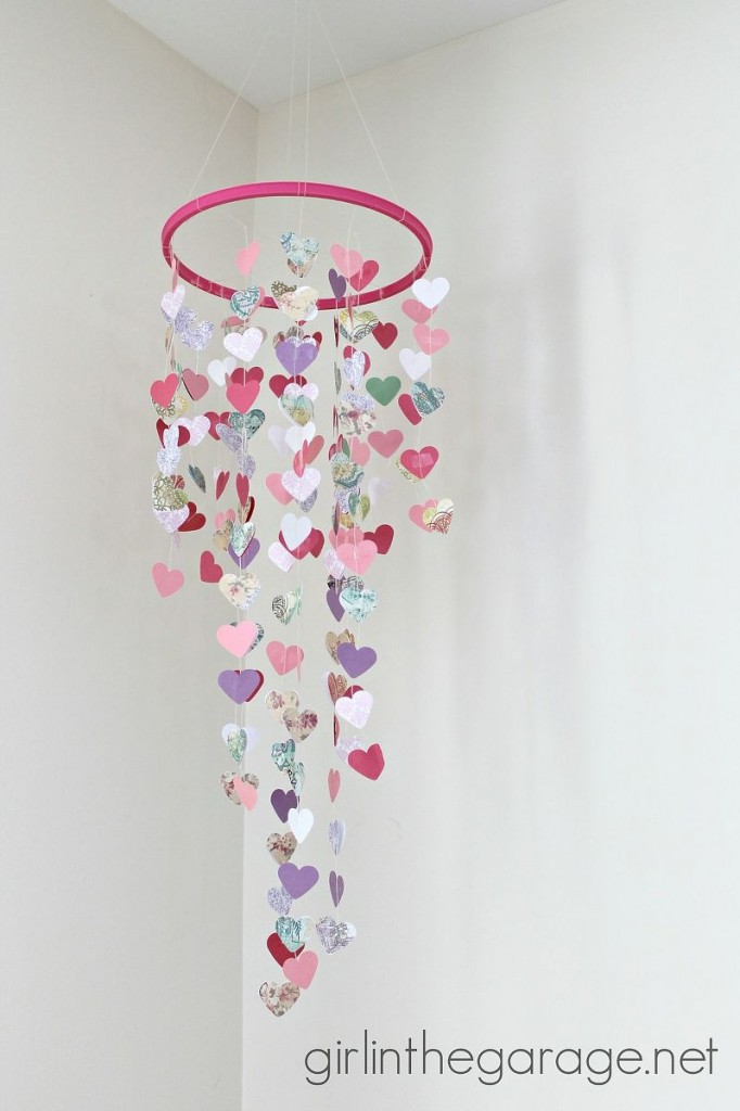 diy-valentine-s-mobile-hanging-hearts-crafts-seasonal-holiday-decor-valentines-day-ideas.1