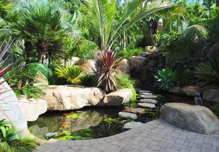 Create-A-Unique-Backyard-With-These-Garden-Pond-Design-Ideas-7