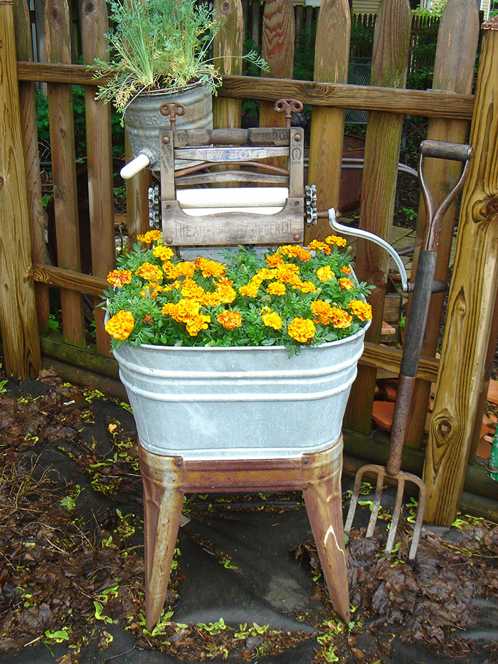 Do-it-yourself-hub-Ideas-for-recycling-old-objects-in-the-house-yard17