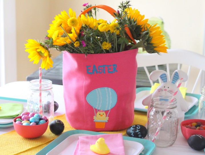 DIY-Easter-Centerpiece-felt-pot-and-flowers-and-candy-e1427478446612