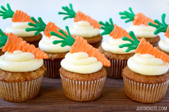 carrot-cupcakes-cream-cheese-frosting