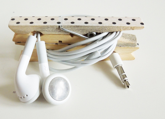 clothespin-craft-for-headphone-storage