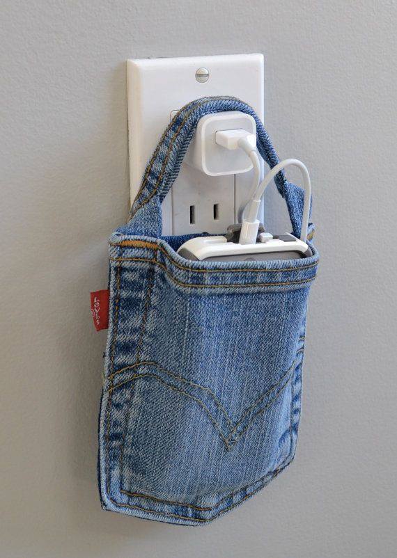 Holder-for-Charging-Cell-Phone1