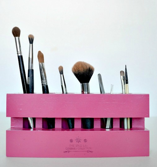 Turn-a-spice-rack-into-a-make-up-brush-holder