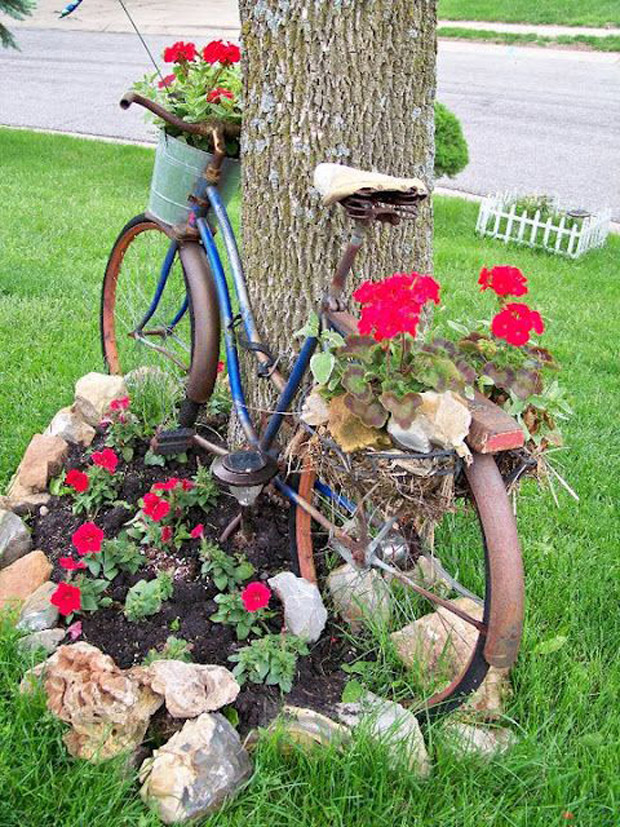 bike yard art