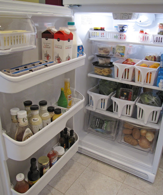 organize things in baskets fridge hacks