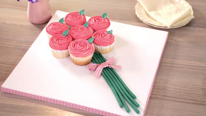 rose-bouquet-cupcakes-hero