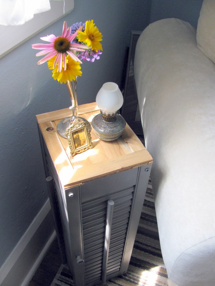 table-made-from-vinyl-shutters