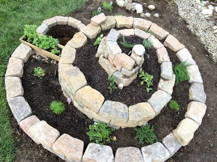 How-to-Build-a-Spiral-Herb-Garden-3