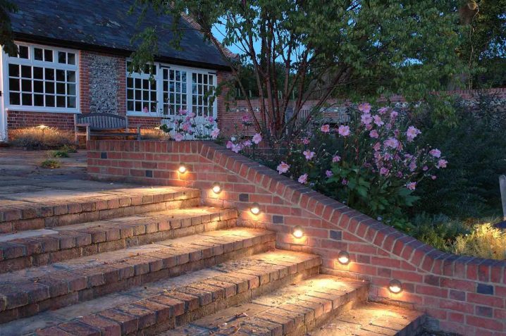 Outdoor-Step-Lights-Cover